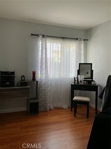 19849 Collins, Canyon Country (santa Clarita), CA 91351