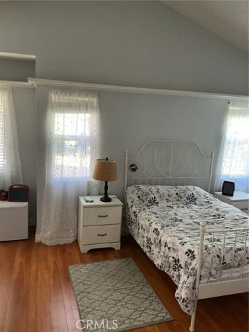 19849 Collins, Canyon Country (santa Clarita), CA 91351