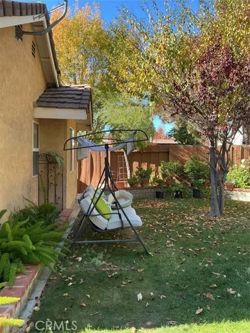 19849 Collins, Canyon Country (santa Clarita), CA 91351