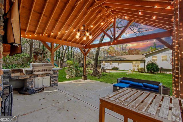 6898 Lakeshore Drive, Douglasville, GA 30135