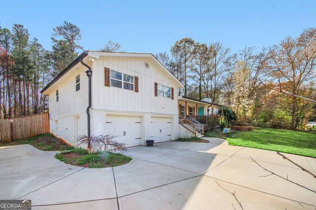 6898 Lakeshore Drive, Douglasville, GA 30135