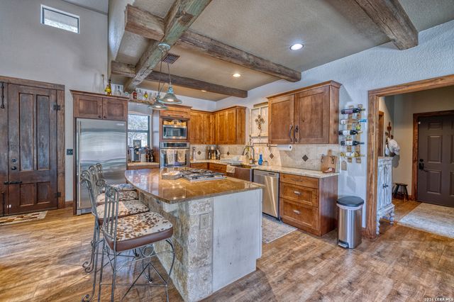 1575 Mountain Valley Drive, Concan, TX 78838