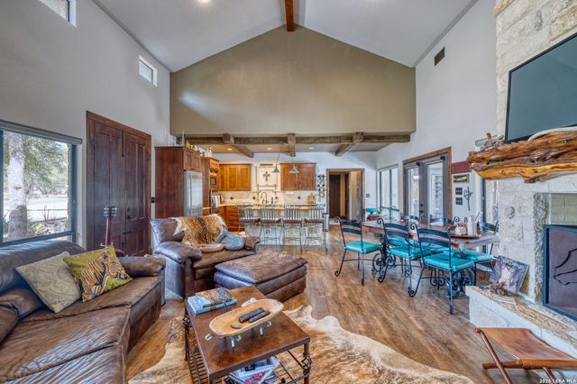 1575 Mountain Valley Drive, Concan, TX 78838