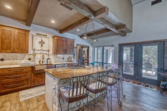 1575 Mountain Valley Drive, Concan, TX 78838