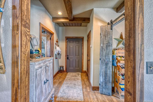 1575 Mountain Valley Drive, Concan, TX 78838