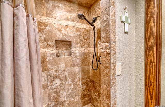 1575 Mountain Valley Drive, Concan, TX 78838