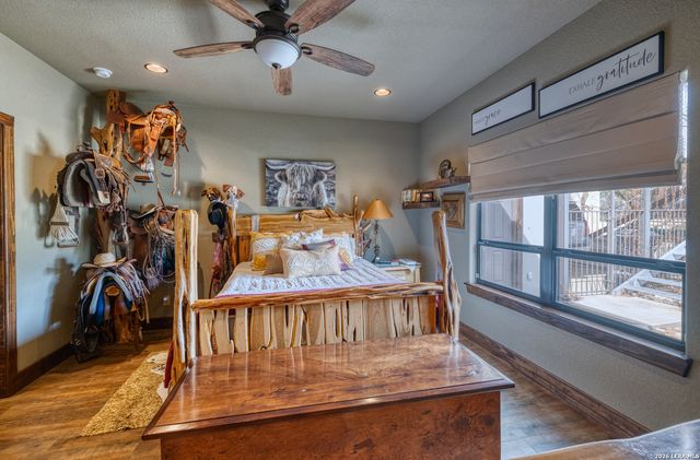 1575 Mountain Valley Drive, Concan, TX 78838