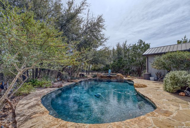 1575 Mountain Valley Drive, Concan, TX 78838