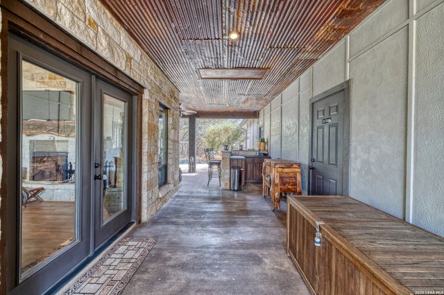 1575 Mountain Valley Drive, Concan, TX 78838