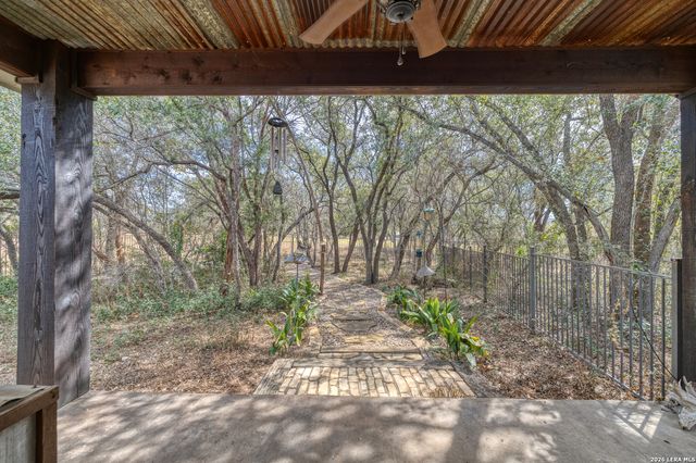 1575 Mountain Valley Drive, Concan, TX 78838