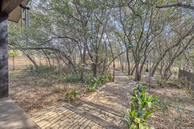 1575 Mountain Valley Drive, Concan, TX 78838