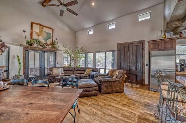 1575 Mountain Valley Drive, Concan, TX 78838