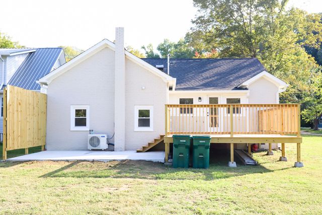 413 E Main St, Waverly, TN 37185
