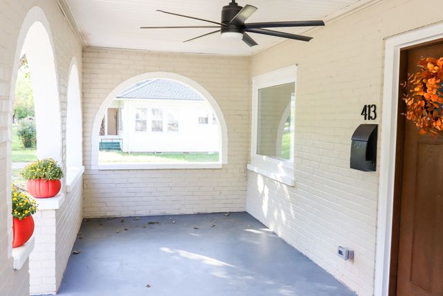 413 E Main St, Waverly, TN 37185