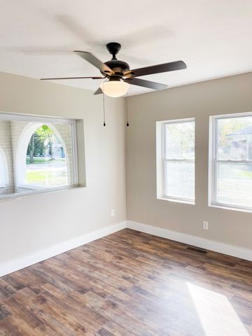 413 E Main St, Waverly, TN 37185