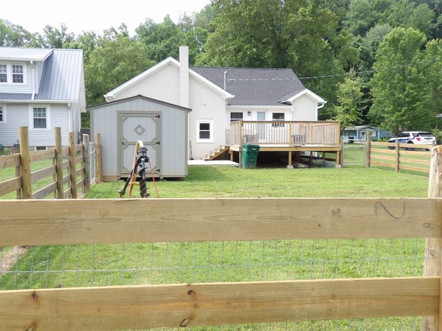 413 E Main St, Waverly, TN 37185