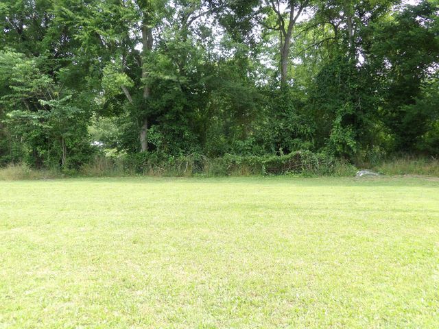 413 E Main St, Waverly, TN 37185