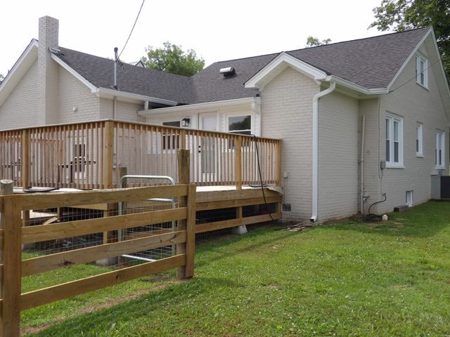 413 E Main St, Waverly, TN 37185