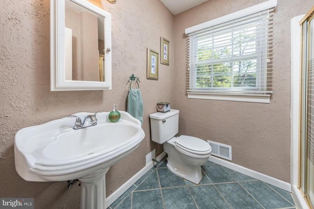 2302 FERNWOOD AVE, Atco, NJ 08004