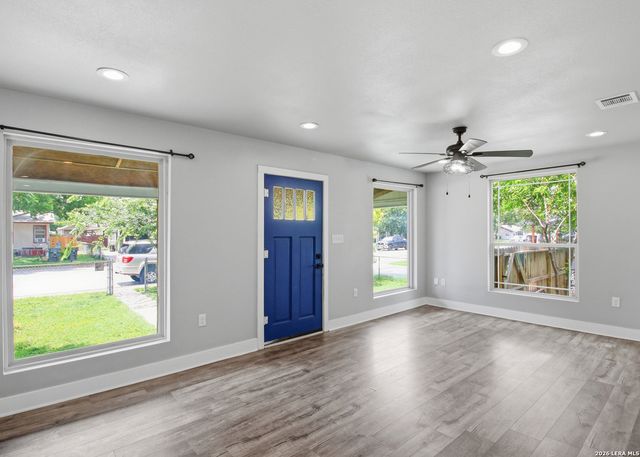 204 AERO AVE, Schertz, TX 78154