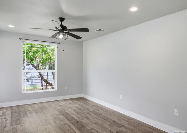 204 AERO AVE, Schertz, TX 78154