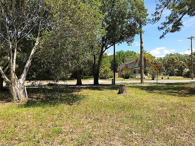 2742 2nd ST, Fort Myers, FL 33916