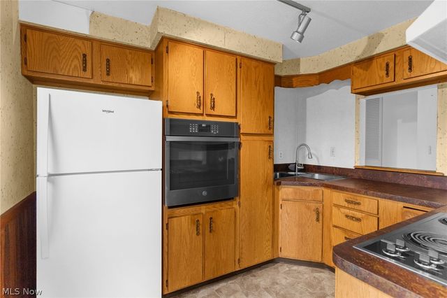 1077 S Diamond Street, Ravenna, OH 44266