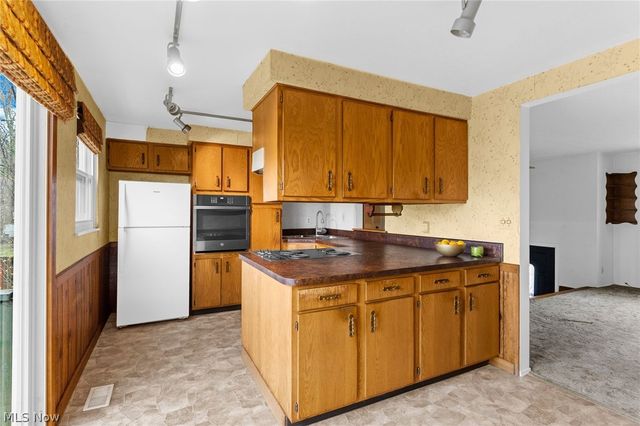 1077 S Diamond Street, Ravenna, OH 44266