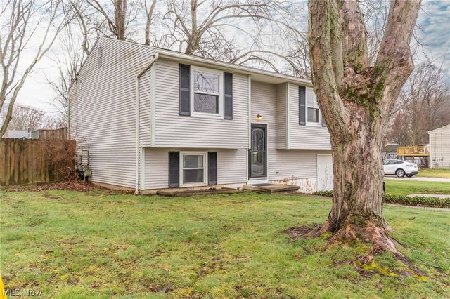 1077 S Diamond Street, Ravenna, OH 44266