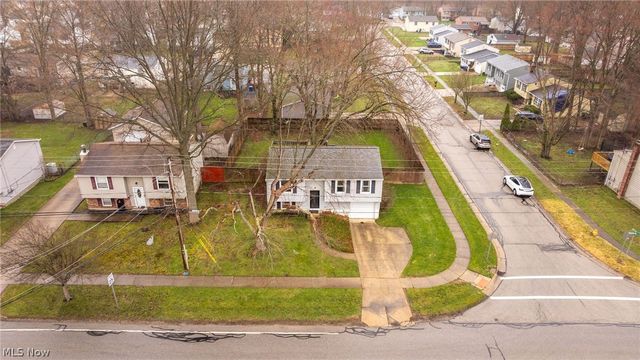 1077 S Diamond Street, Ravenna, OH 44266
