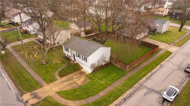 1077 S Diamond Street, Ravenna, OH 44266