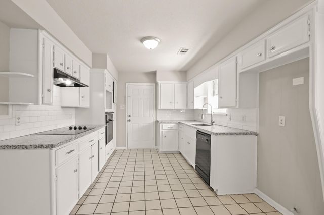 3806 Montego Drive, Baytown, TX 77521