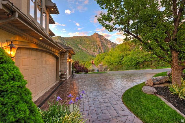 9862 S GRANITE SLOPE DR, Sandy, UT 84092