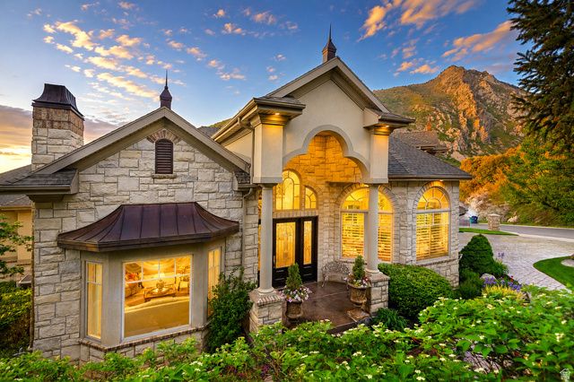 9862 S GRANITE SLOPE DR, Sandy, UT 84092