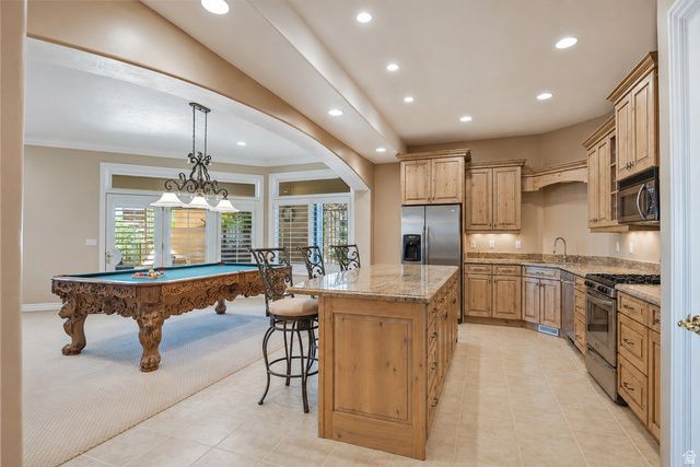 9862 S GRANITE SLOPE DR, Sandy, UT 84092