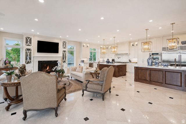 9862 S GRANITE SLOPE DR, Sandy, UT 84092