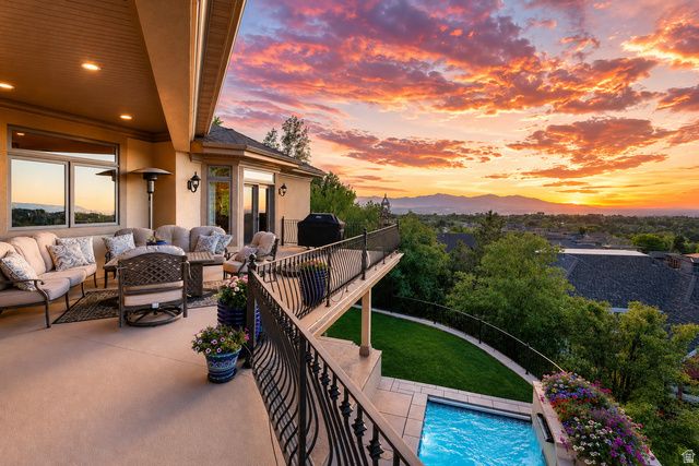 9862 S GRANITE SLOPE DR, Sandy, UT 84092