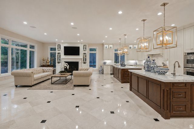 9862 S GRANITE SLOPE DR, Sandy, UT 84092