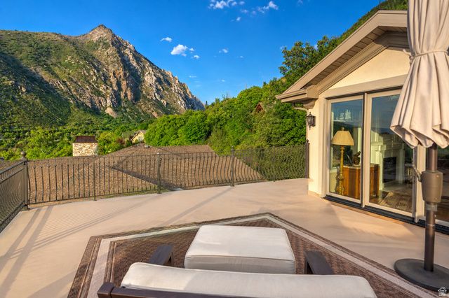9862 S GRANITE SLOPE DR, Sandy, UT 84092