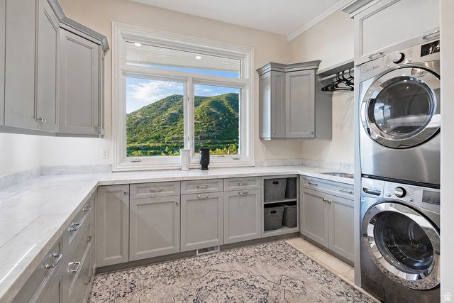 9862 S GRANITE SLOPE DR, Sandy, UT 84092