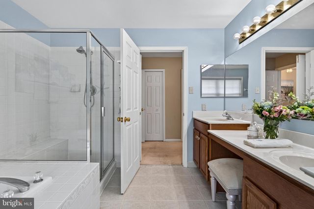 10 SURREY LN, Royersford, PA 19468