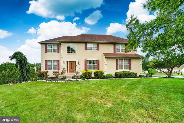 10 SURREY LN, Royersford, PA 19468