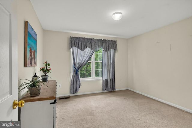 10 SURREY LN, Royersford, PA 19468