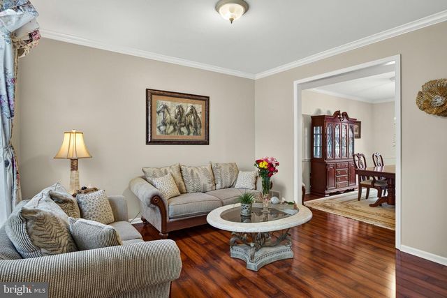 10 SURREY LN, Royersford, PA 19468