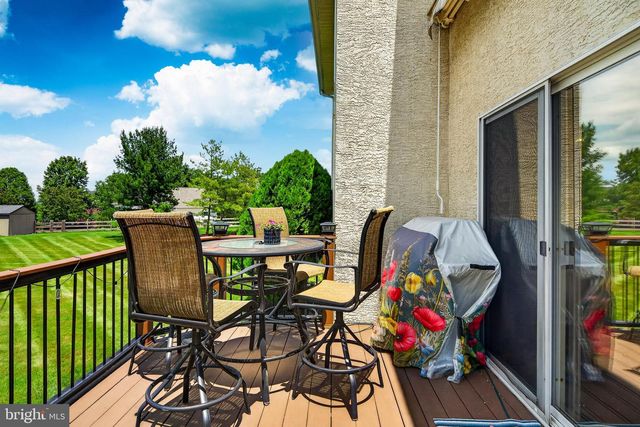 10 SURREY LN, Royersford, PA 19468