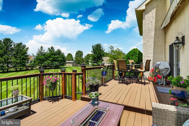 10 SURREY LN, Royersford, PA 19468