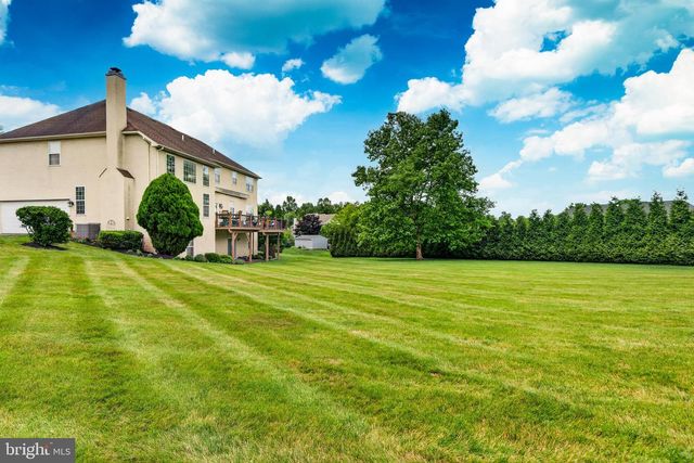 10 SURREY LN, Royersford, PA 19468
