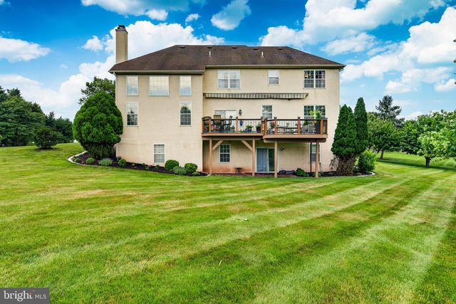 10 SURREY LN, Royersford, PA 19468