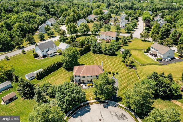 10 SURREY LN, Royersford, PA 19468