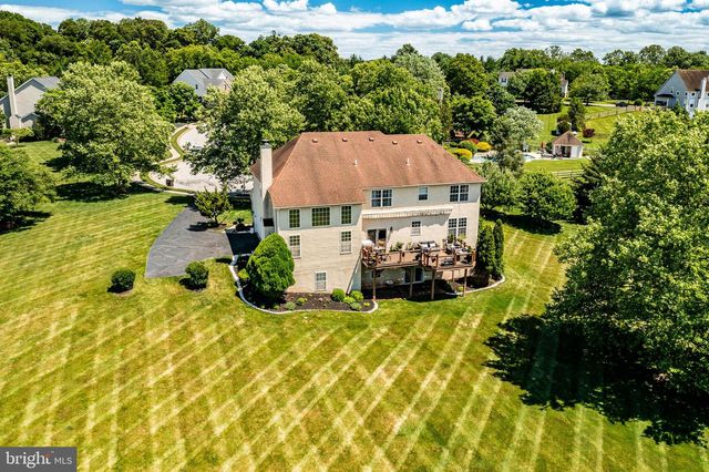 10 SURREY LN, Royersford, PA 19468